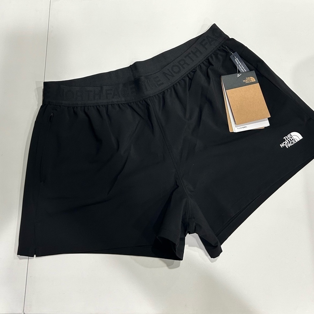 The North Face Women’s Medium Wander Shorts Black NWT Water Repellent 3" Inseam